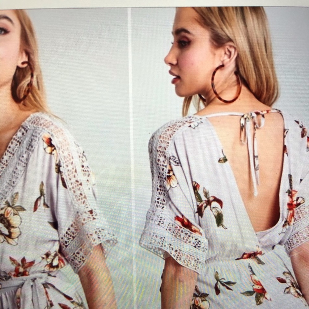 NWT Blue Blush SZ S Lilac Floral Romper! - Picture 12 of 14